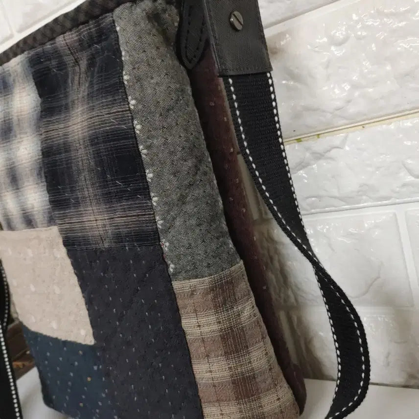 [BUNJANG] Handmade Patchwork Quilted Crossbody Bag / 핸드메이드 퀼트 크로스가방