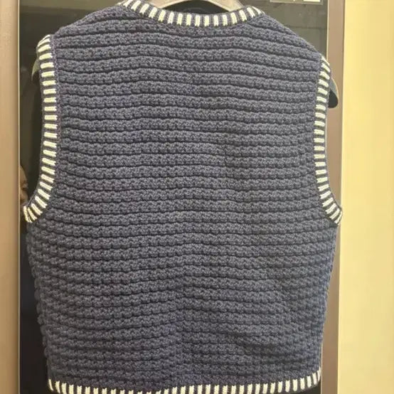 [BUNJANG] ba&amp;sh Navy Knit Vest / ba&amp;sh 네이비 니트 베스트입니다.