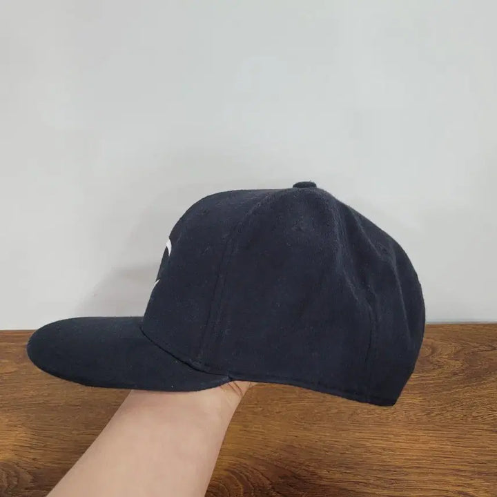 [BUNJANG] Champion Snapback Cap / 챔피온 스냅백 모자