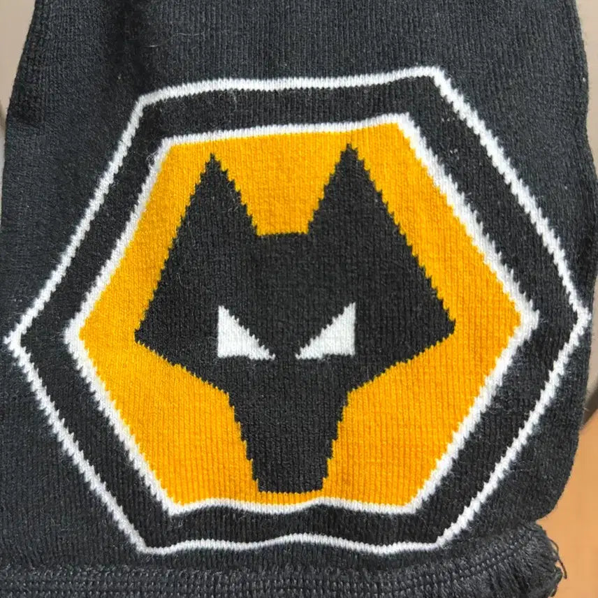 [BUNJANG] Wolverhampton Scarf / 울버햄튼 머플러
