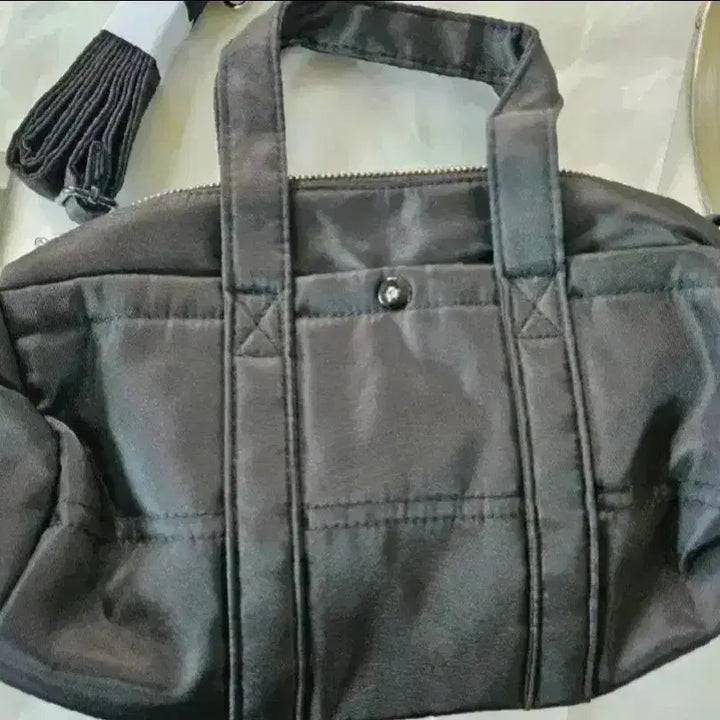 [SOLD OUT] 새상품) 투어스 미니가방 판매합니다