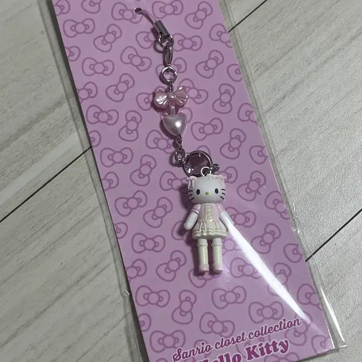 [SOLD OUT] 미개봉 새상품) 산리오 롱다리 키티 핑크 발레 피규어 스트랩 키링 폰줄