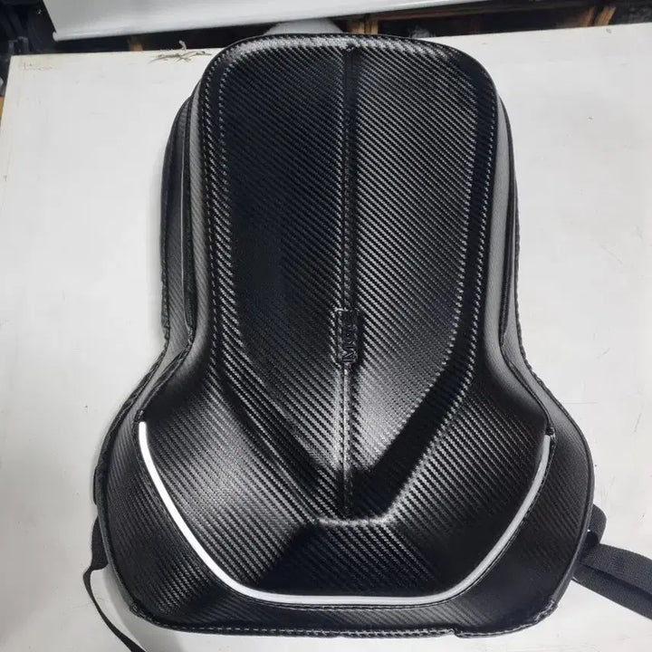 [BUNJANG] MGE Carbon Pattern Hard Shell Backpack Black / MGE 카본 패턴 하드쉘 백팩 블랙 새제품