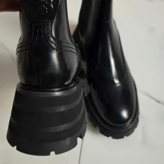 [BUNJANG] Alexander McQueen Platform Chelsea Boots Size 37 / 알렉산더 멕퀸 첼시 부츠 통굽 여성 부츠(정품)37사이즈