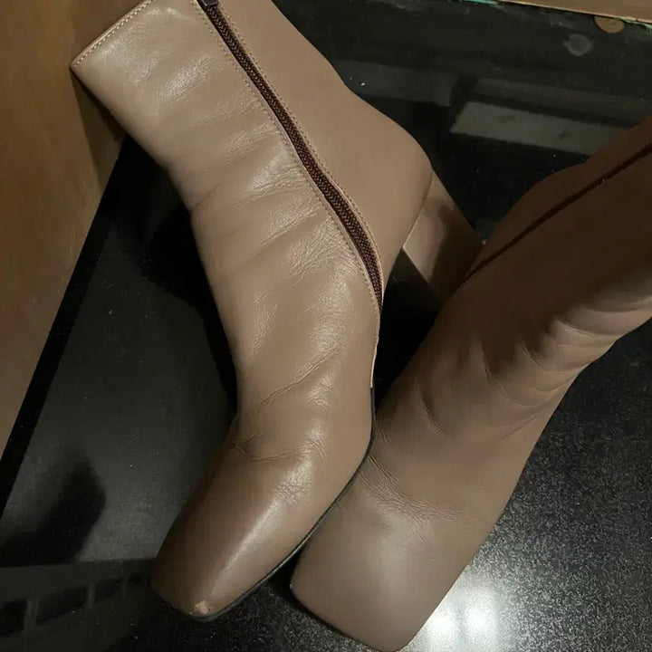 [BUNJANG] Loyiq Square Toe Ankle Boots 245 / Loyiq 스퀘어토 앵클부츠 245