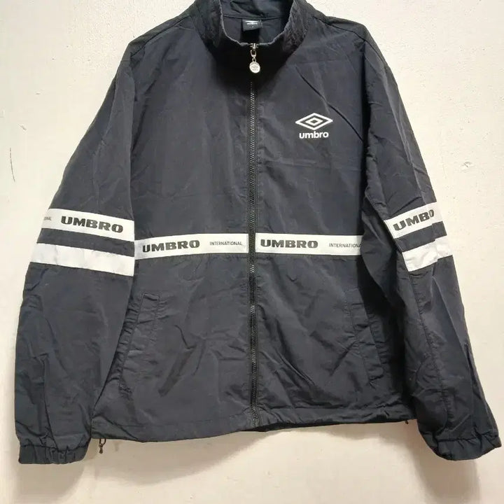 [SOLD OUT] 엄브로 남성 바람막이 자켓 점퍼 사이즈 95