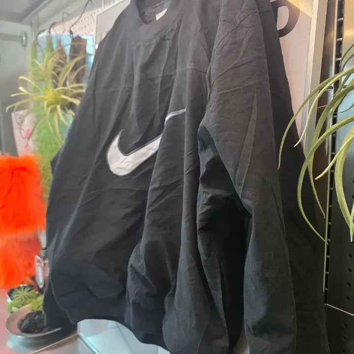 [BUNJANG] Nike Black Big Swoosh Sweatshirt / 나이키 블랙 빅스우시 맨투맨