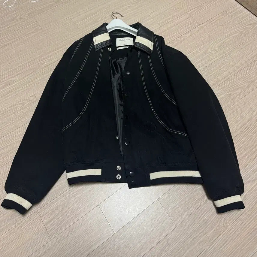 [BUNJANG] Matinkim Round Stitch Varsity Jumper / 마뗑킴 round stitch varsity jumper