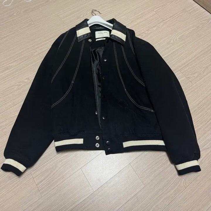 [BUNJANG] Matinkim Round Stitch Varsity Jumper / 마뗑킴 round stitch varsity jumper