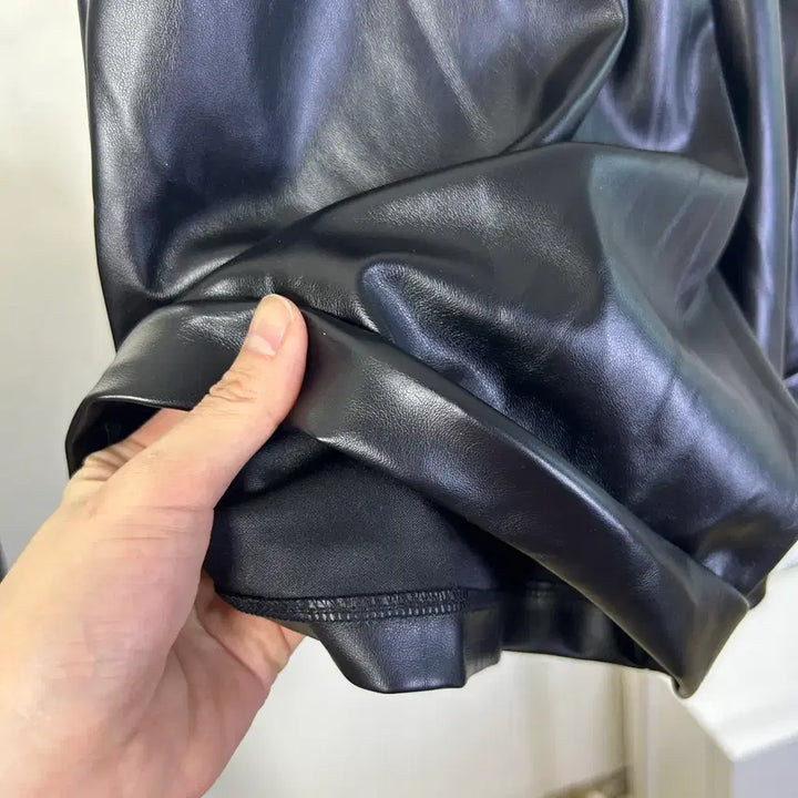[BUNJANG] Black Leather Shorts / 블랙 레더 반바지 숏팬츠