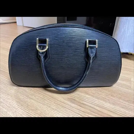 [BUNJANG] Louis Vuitton Epi Jasmine Black Handbag / 루이비통 에삐 자스민 블랙