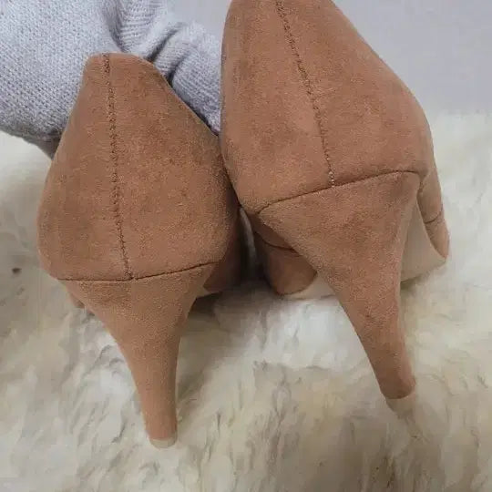 [BUNJANG] Forever 21 Brown Suede Heel - Size 240 / 포에버21 브라운 스웨이드 새신 힐 240 검은가죽240