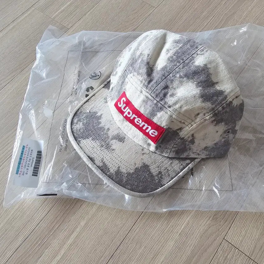 [SOLD OUT] 새제품) 슈프림 패치로고 데님 캠프캡 블리치드 볼캡 남자 여자 모자