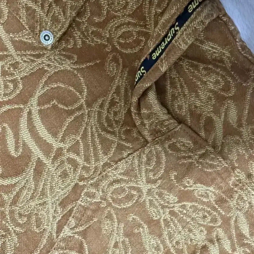 [BUNJANG] Supreme Script Jacquard Double Knee Denim Painter Pants Brown / 슈프림 스크립트 자카드 더블 니 데님 페인터 팬츠 브라운 - 22FW