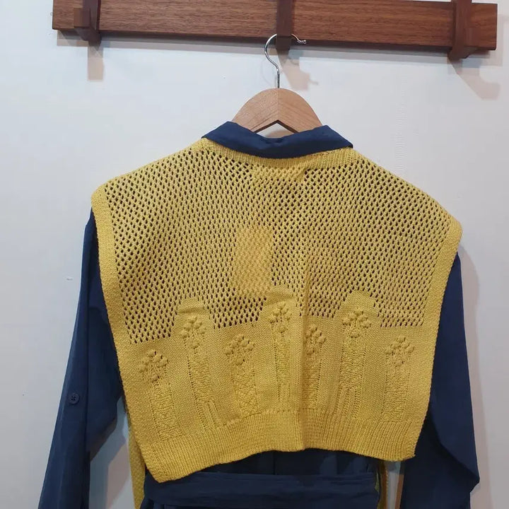 [BUNJANG] Bomm Bom Yellow Shoulder Knit Shawl / 봄봄 옐로우 어깨 니트 숄