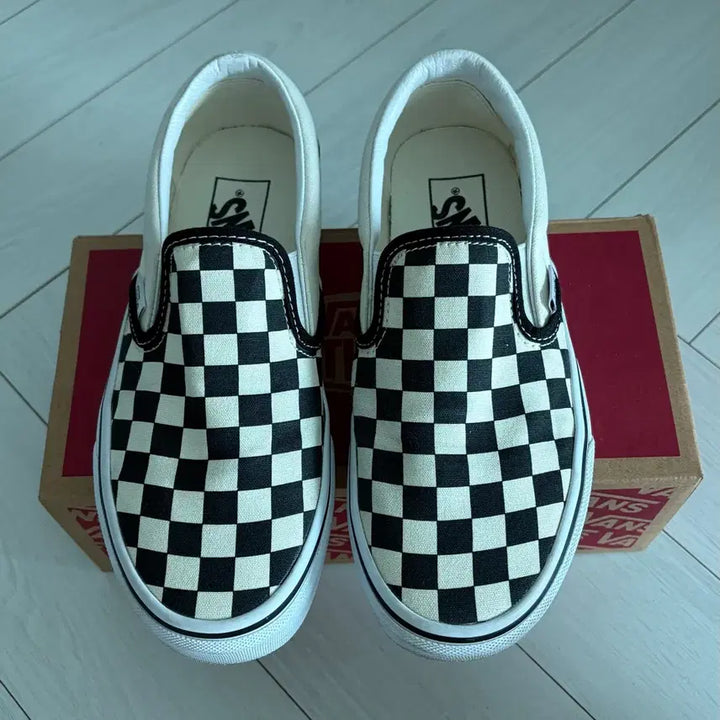 [BUNJANG] Vans Slip-On Checkerboard Sneakers (230) / 반스 슬립온 체커보드(230)