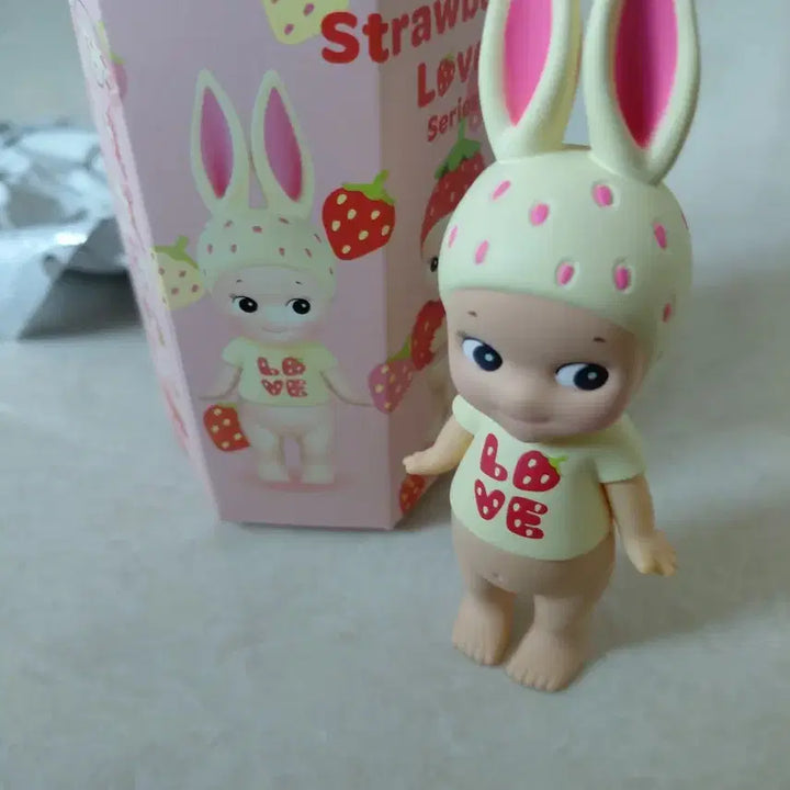[BUNJANG] Sonny Angel Strawberry Rabbit Figure / [단순개봉]소니엔젤 스트로베리 토끼