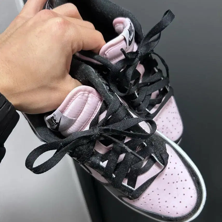 [BUNJANG] Nike Dunk Low Essential Pink Foam Black Sneakers / 나이키 덩크로우 에센셜 핑크폼 블랙 240