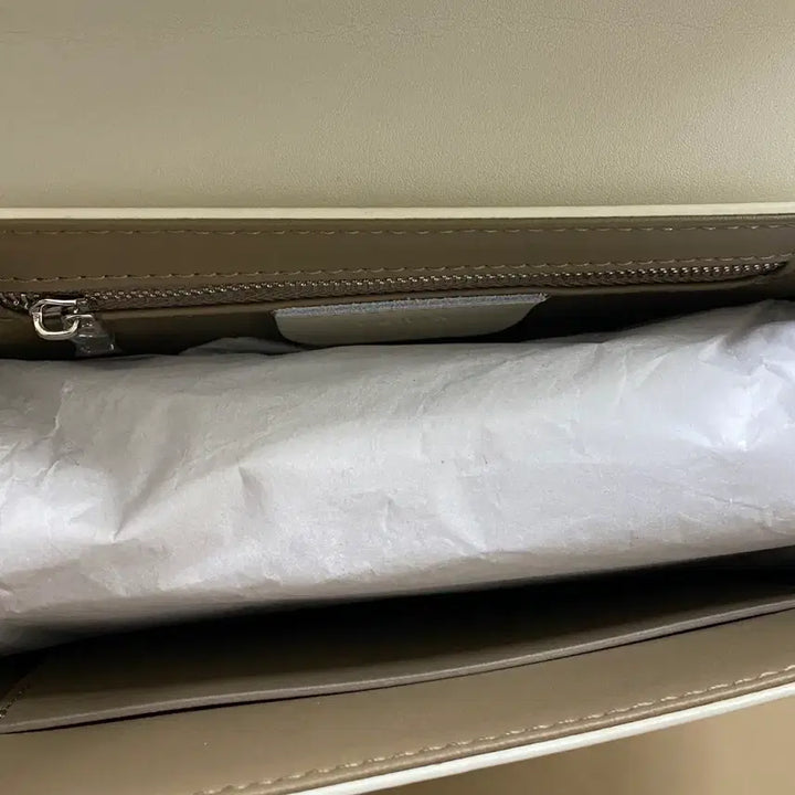 [BUNJANG] [새상품] [소가죽] FERIA 페리아 새들백 화이트 핸드 / [새상품] [소가죽] FERIA 페리아 새들백 화이트 핸드