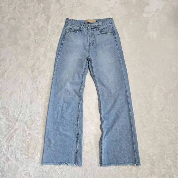 [SOLD OUT] (M)여성 나인 라이트워싱 스트레이트 데님 팬츠