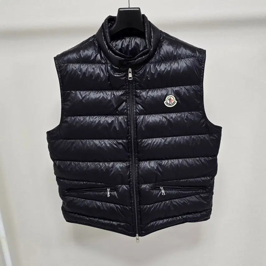 [SOLD OUT] 몽클레어 구이 Gui 패딩 조끼 블랙 4사이즈 105 판매