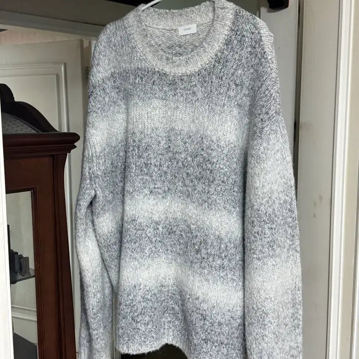 [BUNJANG] coor Alpaca Gradient Knit (Size L) / 쿠어 알파카 그라디언트 니트