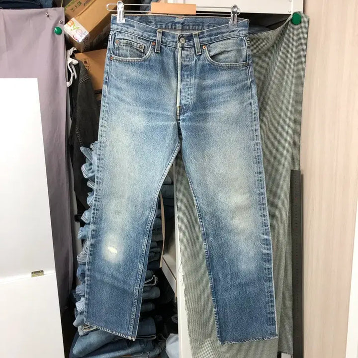 [SOLD OUT] 80s 리바이스501 USA 중청워싱진 허리30 둘레75
