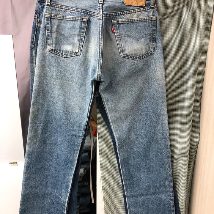 [SOLD OUT] 80s 리바이스501 USA 중청워싱진 허리30 둘레75