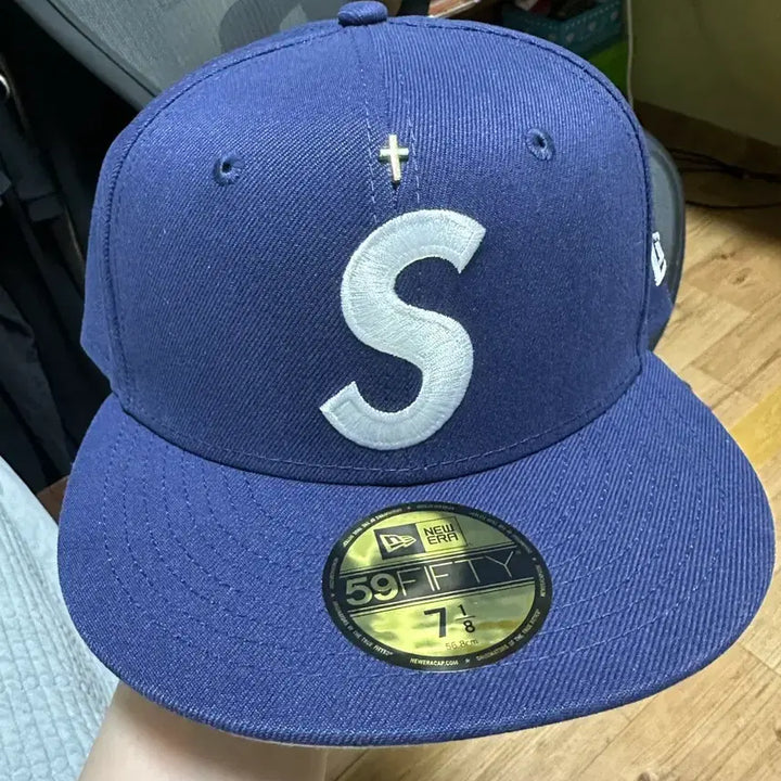 [BUNJANG] Supreme New Era Golden Cross Snapback / 슈프림 뉴애라 골든크로스 스냅백 크림택 새상품