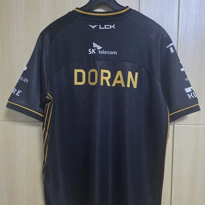 [BUNJANG] T1 25 Worlds Uniform Doran (M) / T1 티원 25 월즈 유니폼 도란 양도