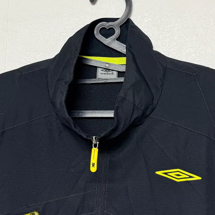 [BUNJANG] Umbro Windbreaker Zip-Up XL / 엄브로 바람막이 집업 XL
