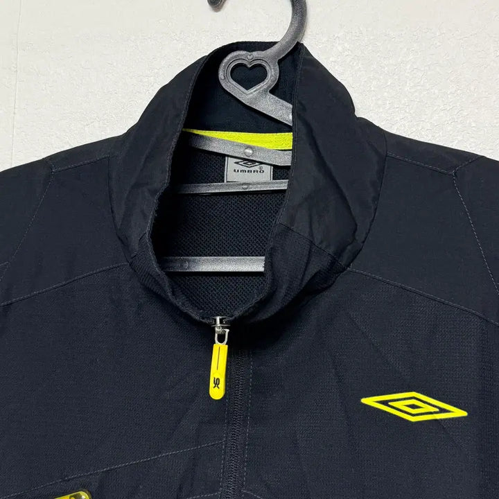[BUNJANG] Umbro Windbreaker Zip-Up XL / 엄브로 바람막이 집업 XL