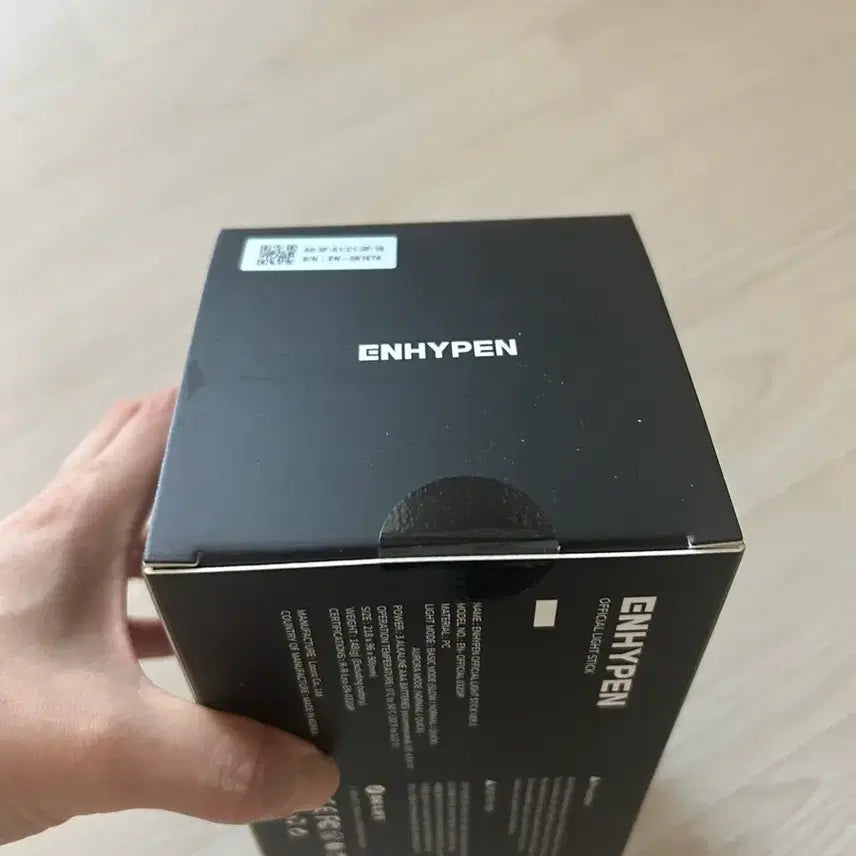 [SOLD OUT] [미개봉/새상품] 엔하이픈 응원봉 엔진봉 ver.1 (포카 7장 풀세트