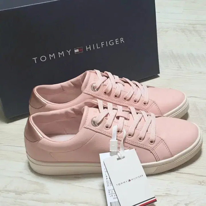 [BUNJANG] Tommy Hilfiger Leather Sneakers (Soft Pink) / 타미힐피거 소가죽 스니커즈 235