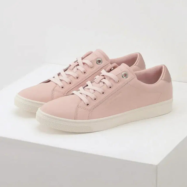 [BUNJANG] Tommy Hilfiger Leather Sneakers (Soft Pink) / 타미힐피거 소가죽 스니커즈 235
