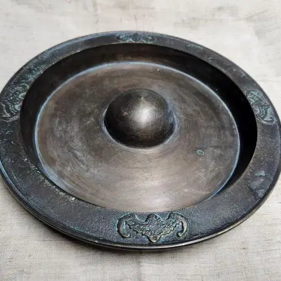 [BUNJANG] Antique Brass Bat Motif Ashtray / 연대좋은 박쥐문양 신주 배꼽재털이