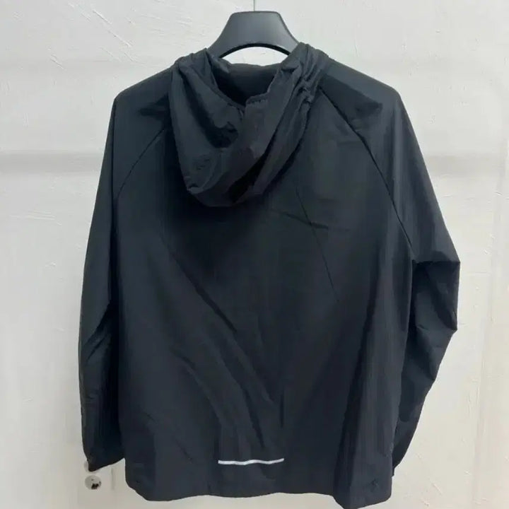 [SOLD OUT] L 나이키 에센셜 번개 바람막이
