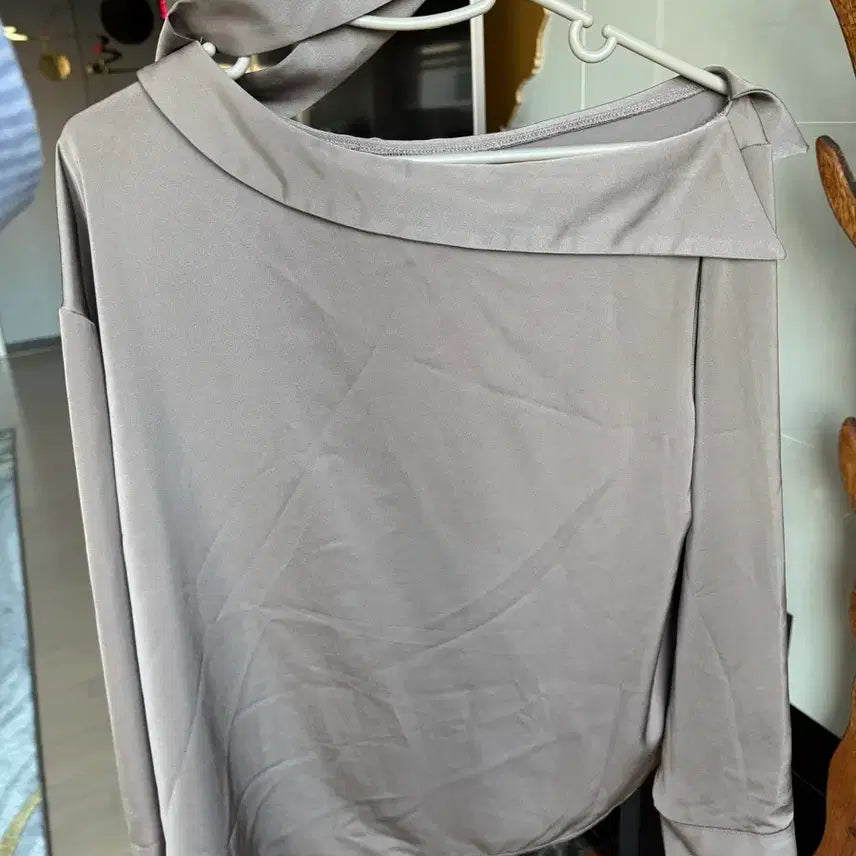 [BUNJANG] Off-Shoulder Choker Blouse / 오프숄더 초커 블라우스