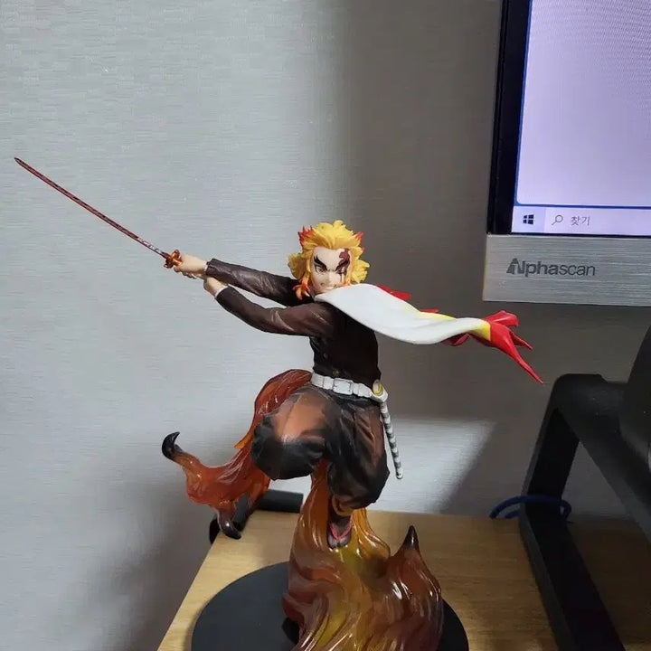 [BUNJANG] Demon Slayer Rengoku Figure / 귀멸의칼날) 제일복권 칼을 휘두르고 마음을 태워라 D상 렌고쿠 피규어