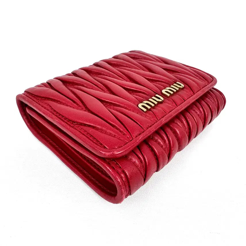 [BUNJANG] Miu Miu Matelasse Wallet Red / 미우미우 마틀라세 반지갑 5MH016