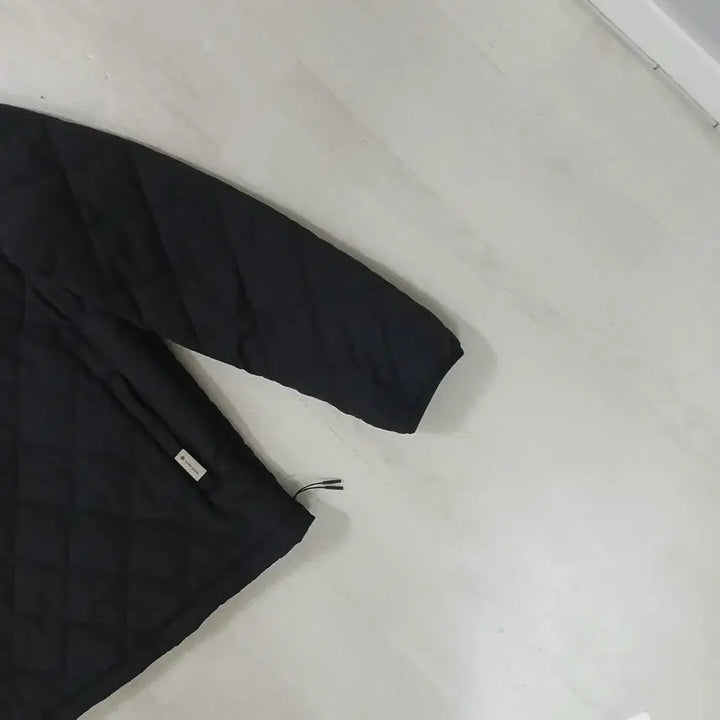 [BUNJANG] Snowpeak Black Diamond Quilted Sweatshirt / 스노우피크 블랙 퀼팅 맨투맨 정품 95