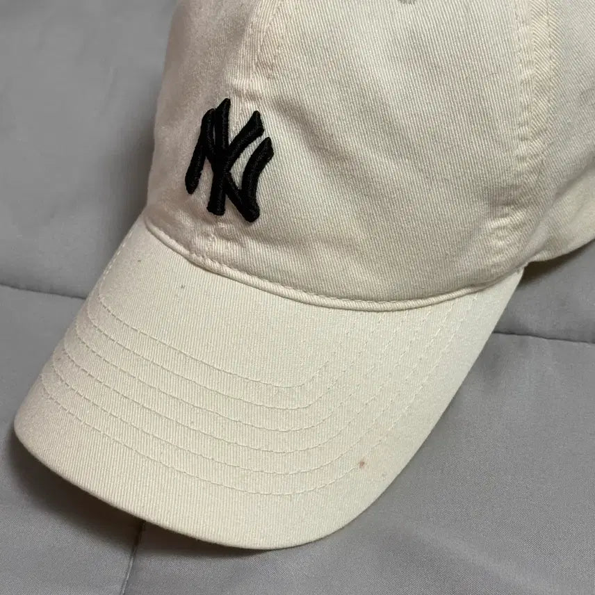 [BUNJANG] MLB Mini Logo White Ball Cap / MlB 미니로고 화이트 볼캡