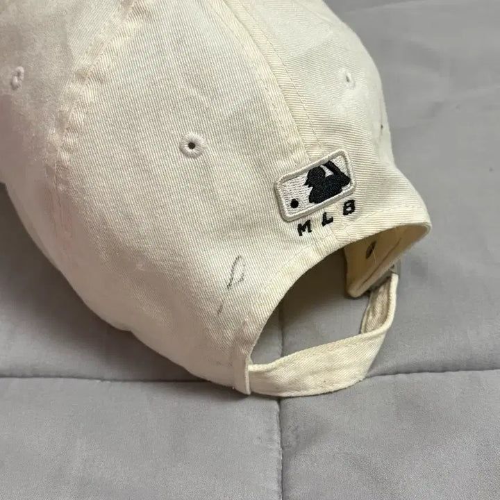 [BUNJANG] MLB Mini Logo White Ball Cap / MlB 미니로고 화이트 볼캡