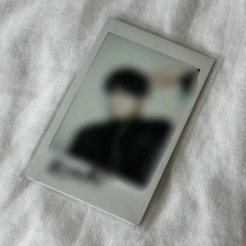 [BUNJANG] Kim Min Kyu Signed Polaroid / 배우 김민규 싸폴 양도
