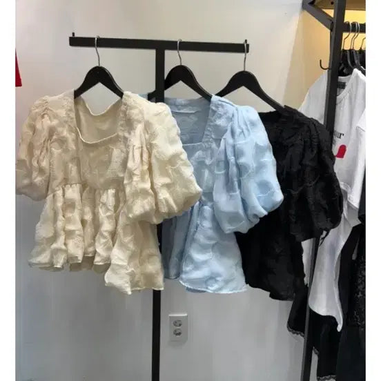 [BUNJANG] J-Fit Bubble Pompom Square Blouse / 버블 블라우스 폼폼 블라우스 스퀘어블라우스 새제품 제이핏