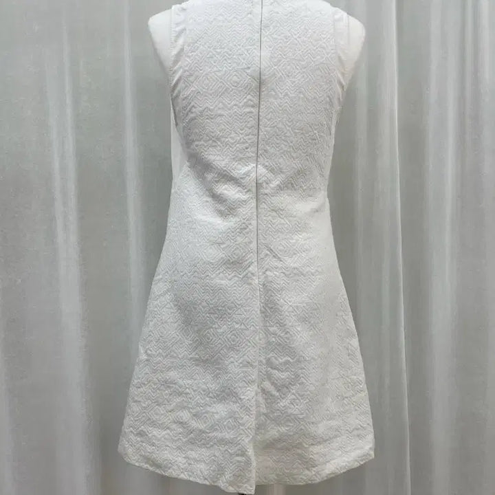 [BUNJANG] ZARA Embossed White Mini Dress / 자라 화이트 엠보싱 원피스