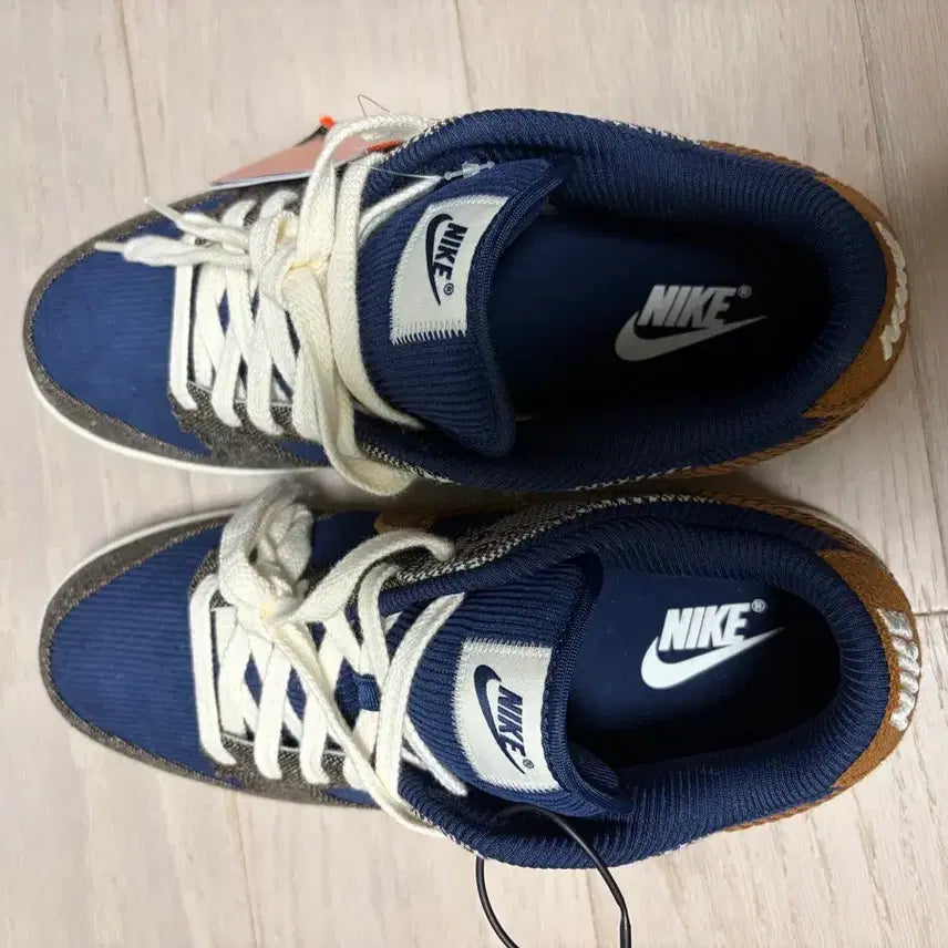 [BUNJANG] Nike Dunk Low Corduroy Navy Brown Sneakers / 나이키 덩크 로우 코듀로이 네이비 브라운
