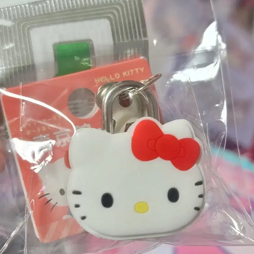 [BUNJANG] Sanrio Hello Kitty Face Lock Keychain / 산리오 정품 헬로키티 얼굴모양 자물쇠 키링 (실제 자물쇠)
