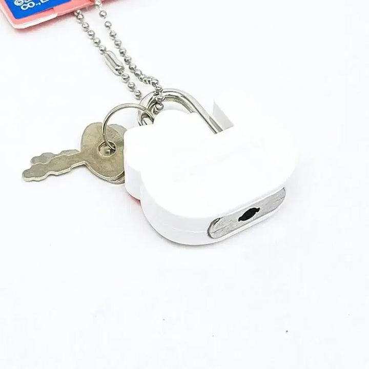 [BUNJANG] Sanrio Hello Kitty Face Lock Keychain / 산리오 정품 헬로키티 얼굴모양 자물쇠 키링 (실제 자물쇠)