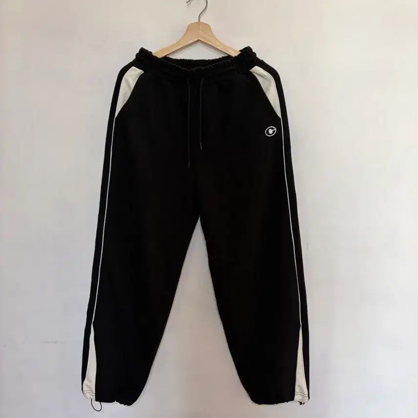 [BUNJANG] Code:Graphy Training Pants / 코드그라피 트레이닝팬츠